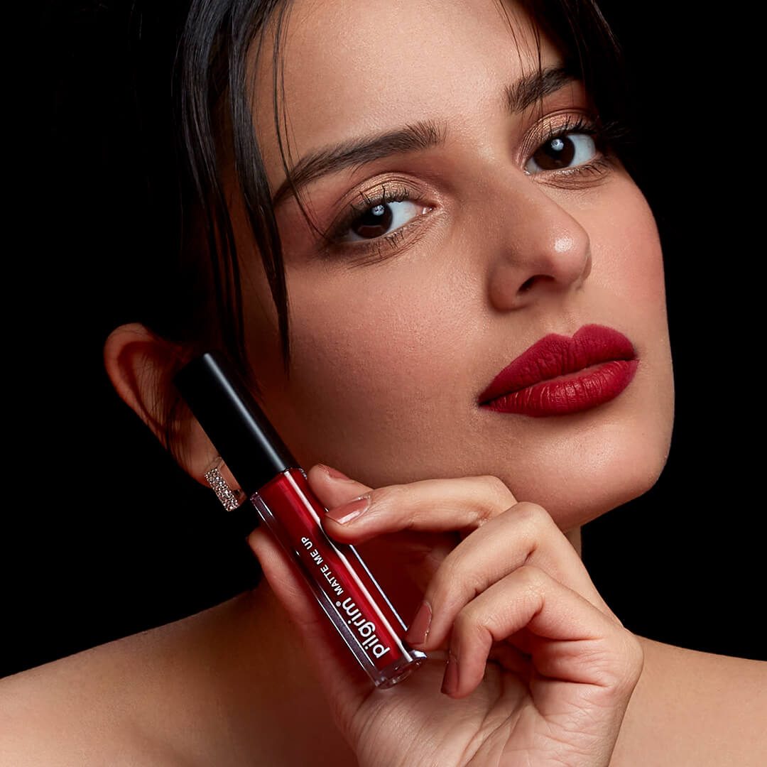#Color_The Red Stiletto - 01